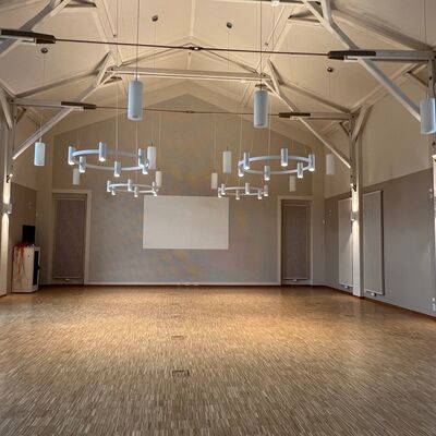 260707 Saal mit Beleuchtung2