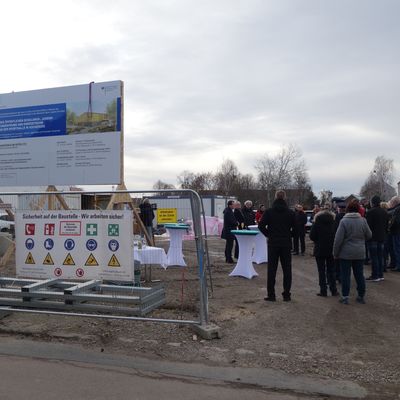 Begrüßung der Gäste zur Grundsteinlegung