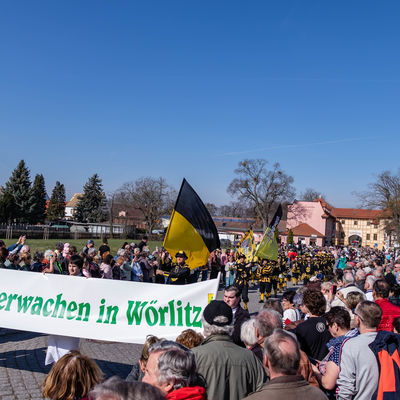 Die Spitze des Umzuges vorm Eichenkranz