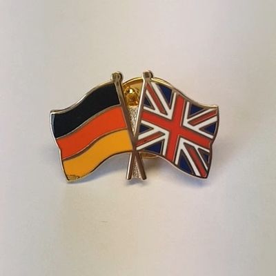 Der für den Besuch des Prinzen entworfene Anstecker